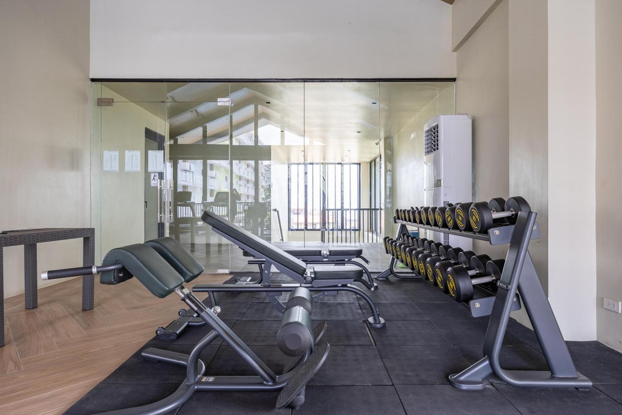 732 Express Condotel, 3 Minutes To Airport, With Gym & Pool Fast Wi-Fi, Free Netflix Lapu-Lapu City Luaran gambar